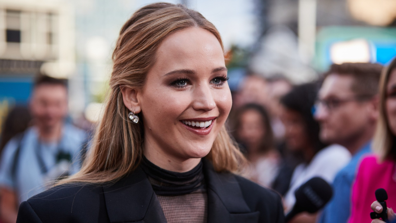 Jennifer Lawrance zdradziła makijażowy trik, dzięki któremu wszyscy myślą, że jest po operacji plastycznej - jennifer-lawrence_1.jpg