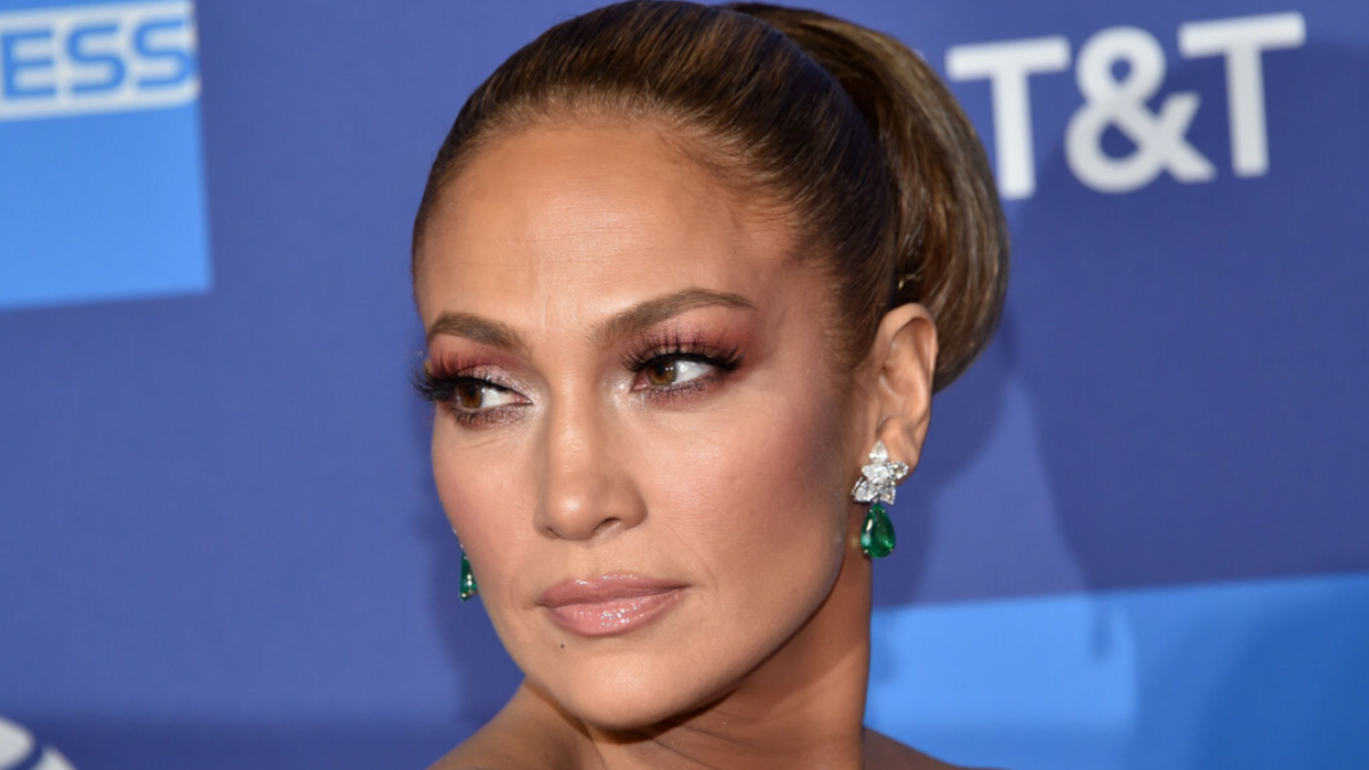 Co Jennifer Lopez robiła z twarzą? Eksperci wyliczają zabiegi - co-jennifer-lopez-robila-z-twarza-eksperci-wyliczaja-zabiegi_full-hd.png